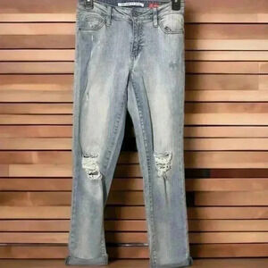 Celebrity Pink Junior’s Size 1 “The Beatie” Ripped, Distressed Jeans.